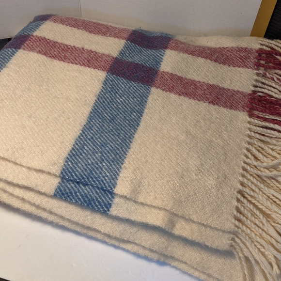 Landau Wool Blanket 80 x 58 - Picture 2 of 3